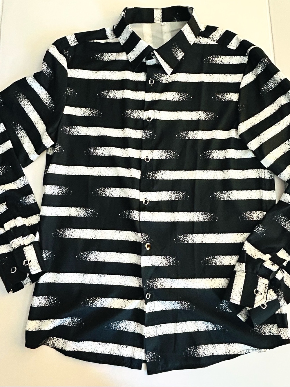 Men's Black & White Striped Casual Button-Down Shirt